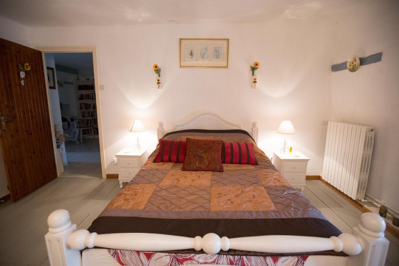 Montembœuf La Maison Des Fleurs المظهر الخارجي الصورة