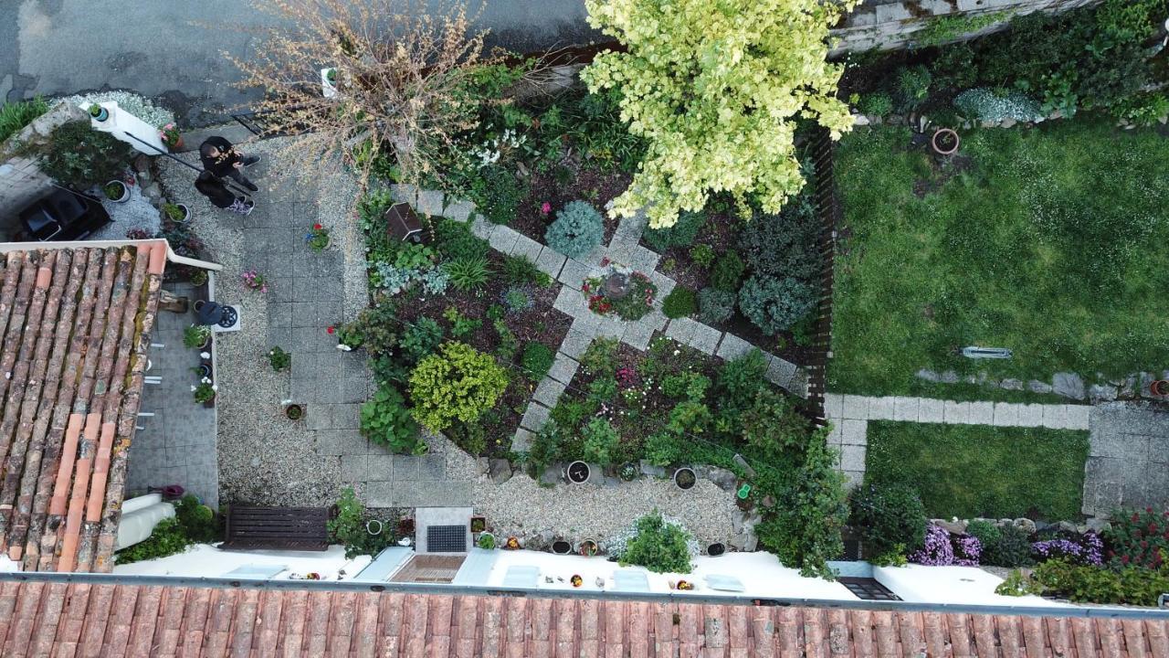 Montembœuf La Maison Des Fleurs المظهر الخارجي الصورة