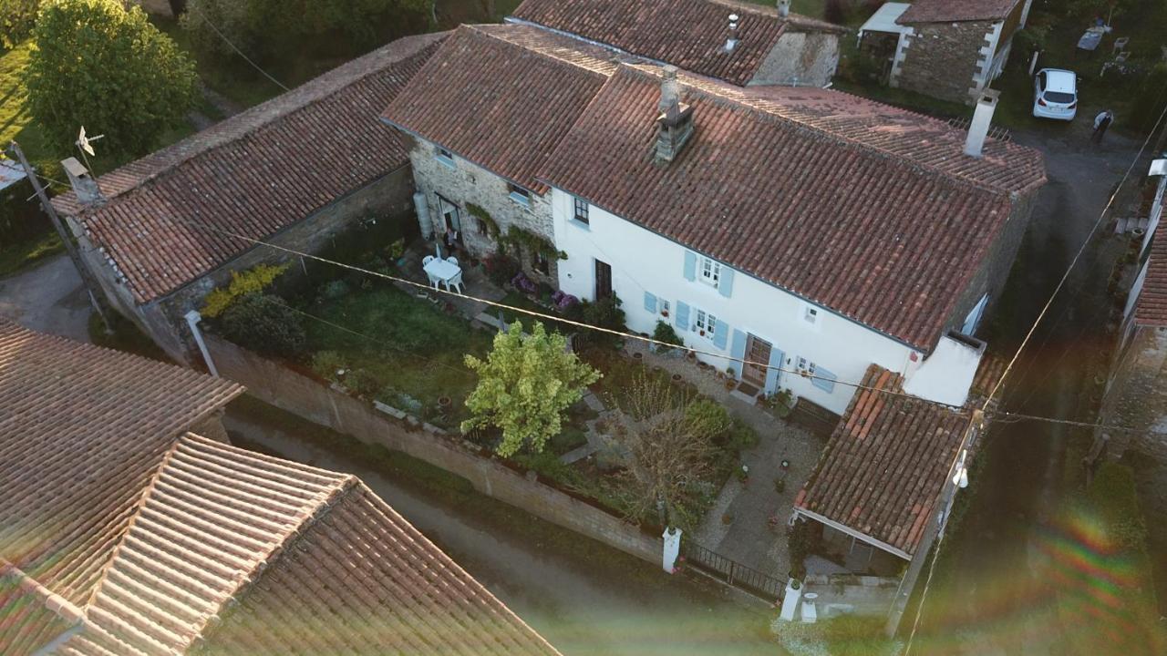 Montembœuf La Maison Des Fleurs المظهر الخارجي الصورة