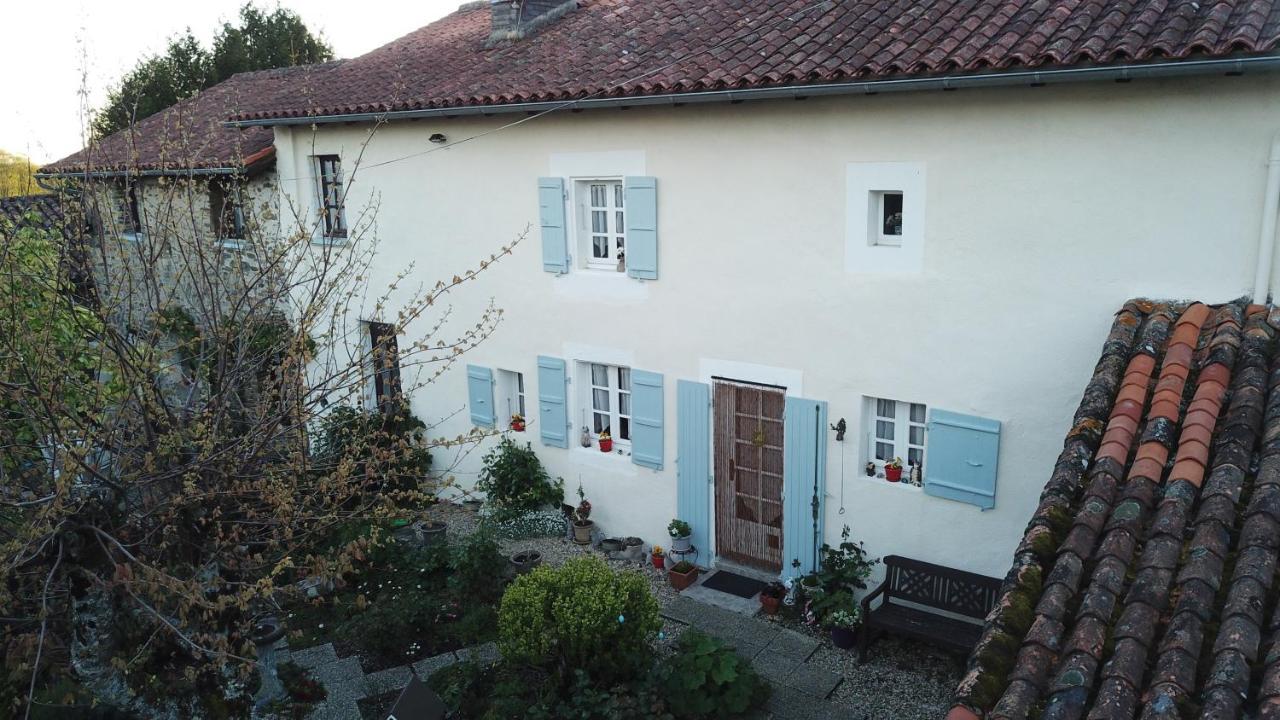 Montembœuf La Maison Des Fleurs المظهر الخارجي الصورة